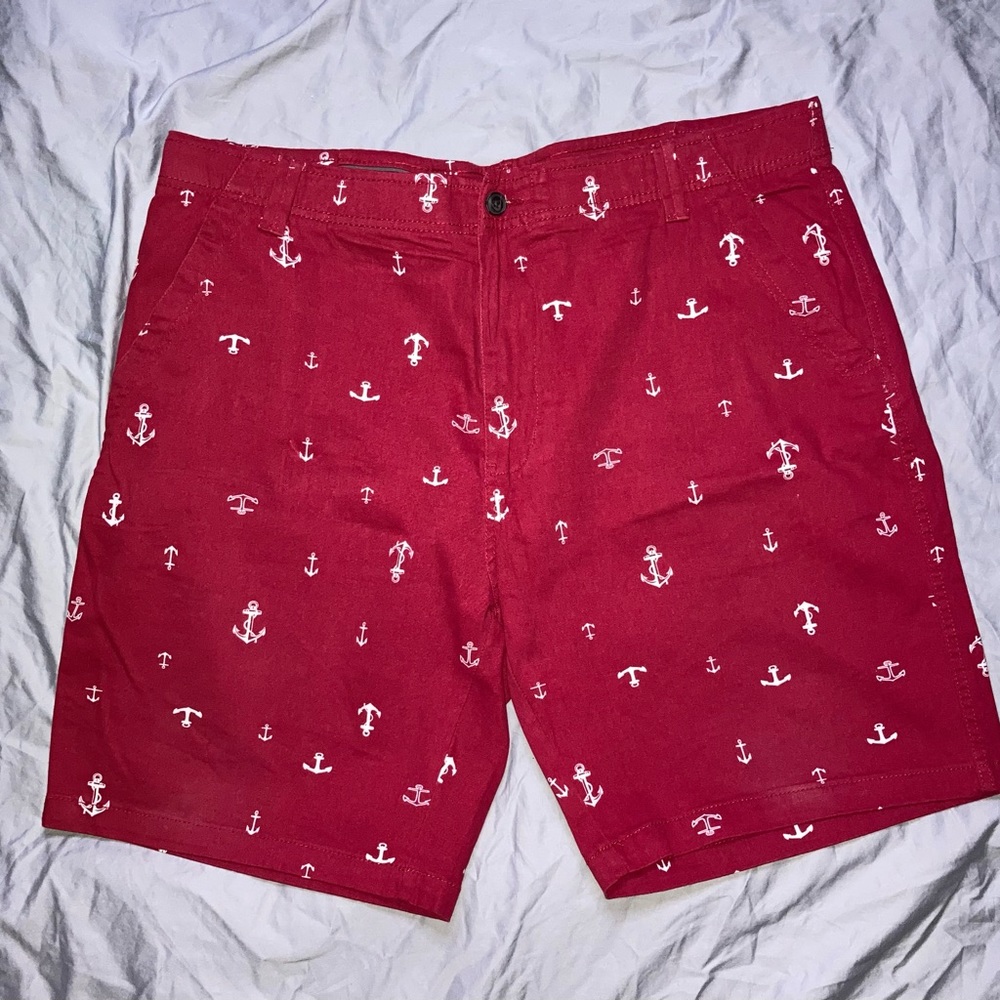 Men’s Denali shorts, Red with white anchor, size 40